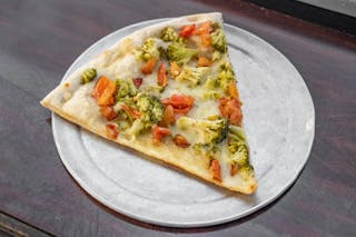 Tomato & Broccoli White Pizza