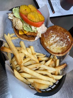 The FARMHOUSE BURGER