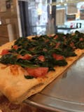 Spinach & Fresh Tomatoes Pizza