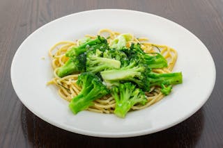 Pasta with Broccoli, Garlic & Oil