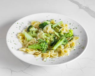 Pasta with Broccoli, Garlic & Oil