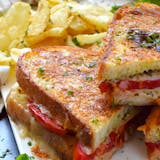 Grilled Cheese Sandwich with Bacon & Tomato