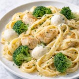 Fettuccine Chicken, Broccoli & Mozzarella Cheese 