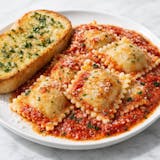 Kids Ravioli & Garlic Bread