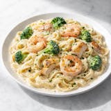 Fettuccine Alfredo with Broccoli, Shrimp & Chicken 